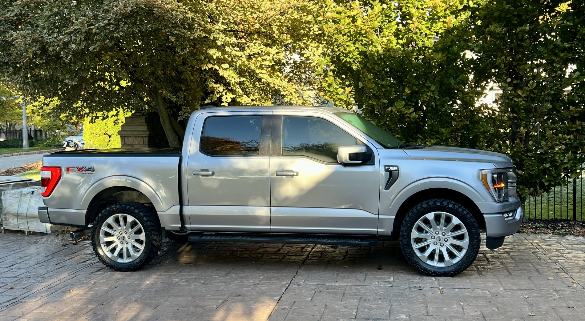 photo 2 Ford F-150 custom wheels   x, ET , tire size 33X12.5 R. x ET