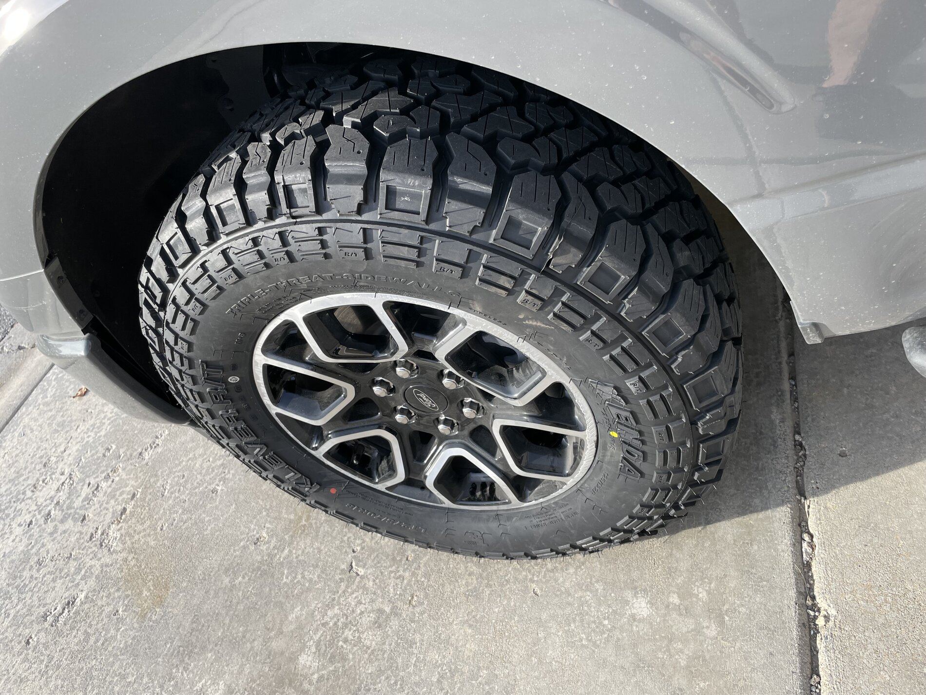 photo 3 Ford F-150 custom wheels   18x, ET , tire size 275/70 R18. x ET