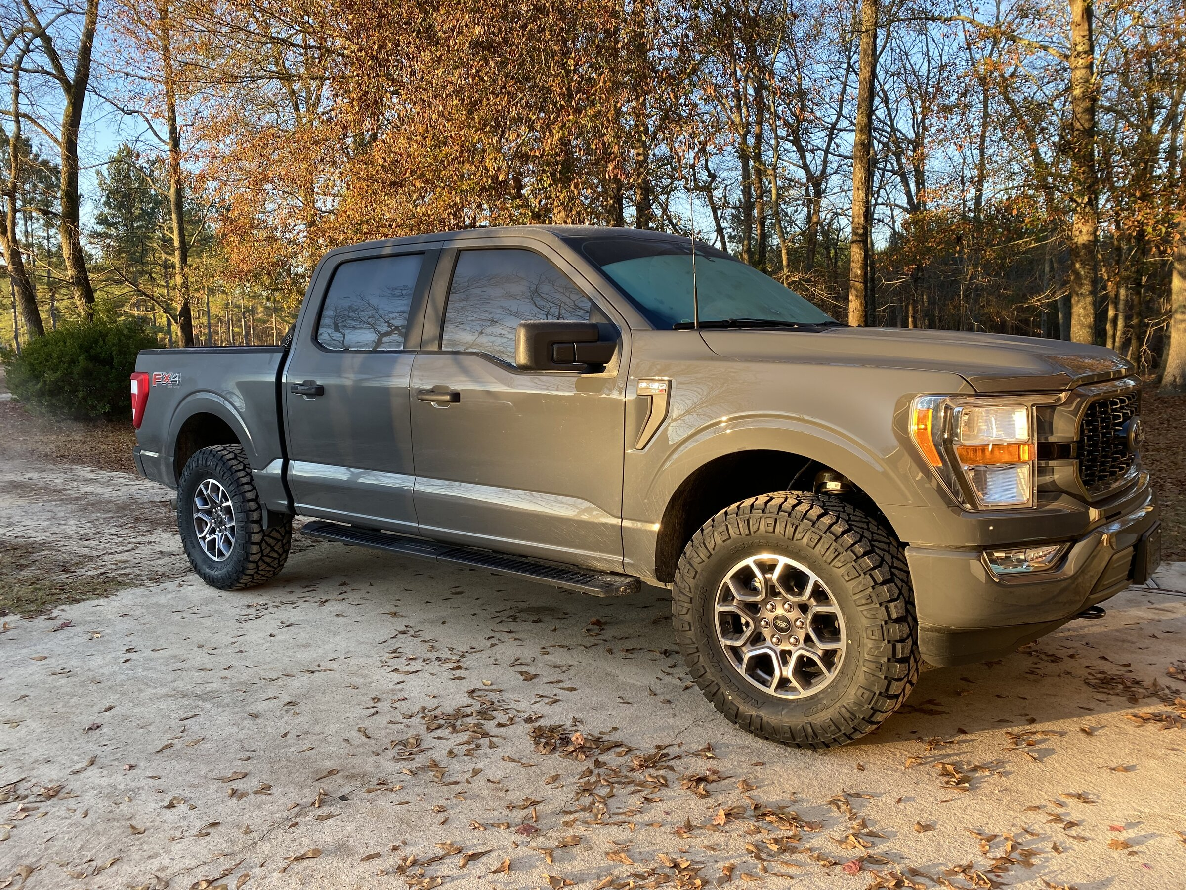 photo 1 Ford F-150 custom wheels   18x, ET , tire size 35X12.5 R18. x ET