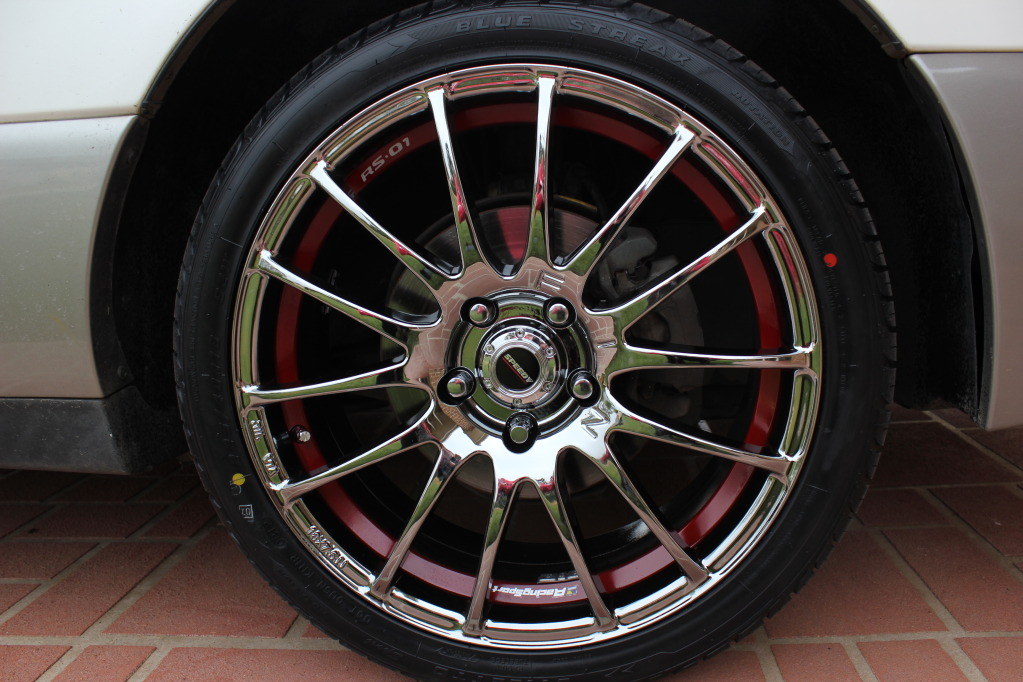 photo 4 Lexus ES 300 custom wheels  O2 FIN RS 18x7.5, ET +45, tire size 225/40 R18. x ET 