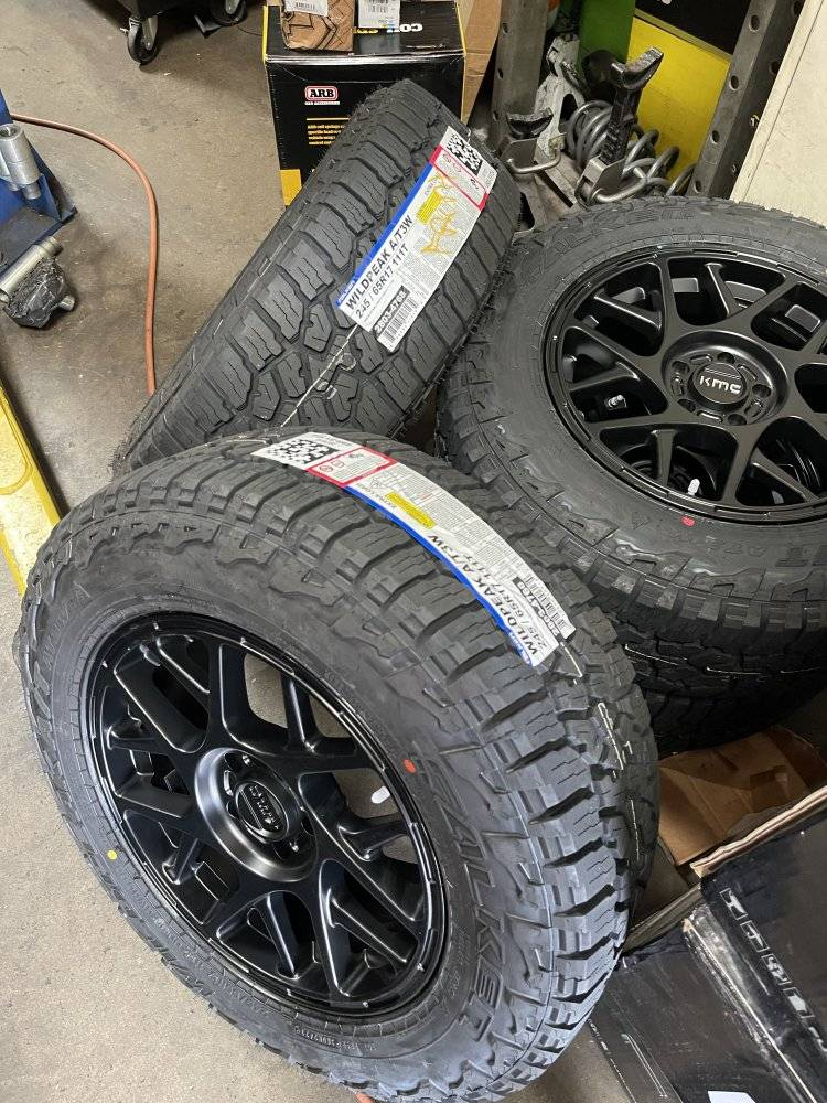 photo 2 Mazda CX-5 custom wheels 17x8.0, ET +38, tire size 245/65 R17. x ET