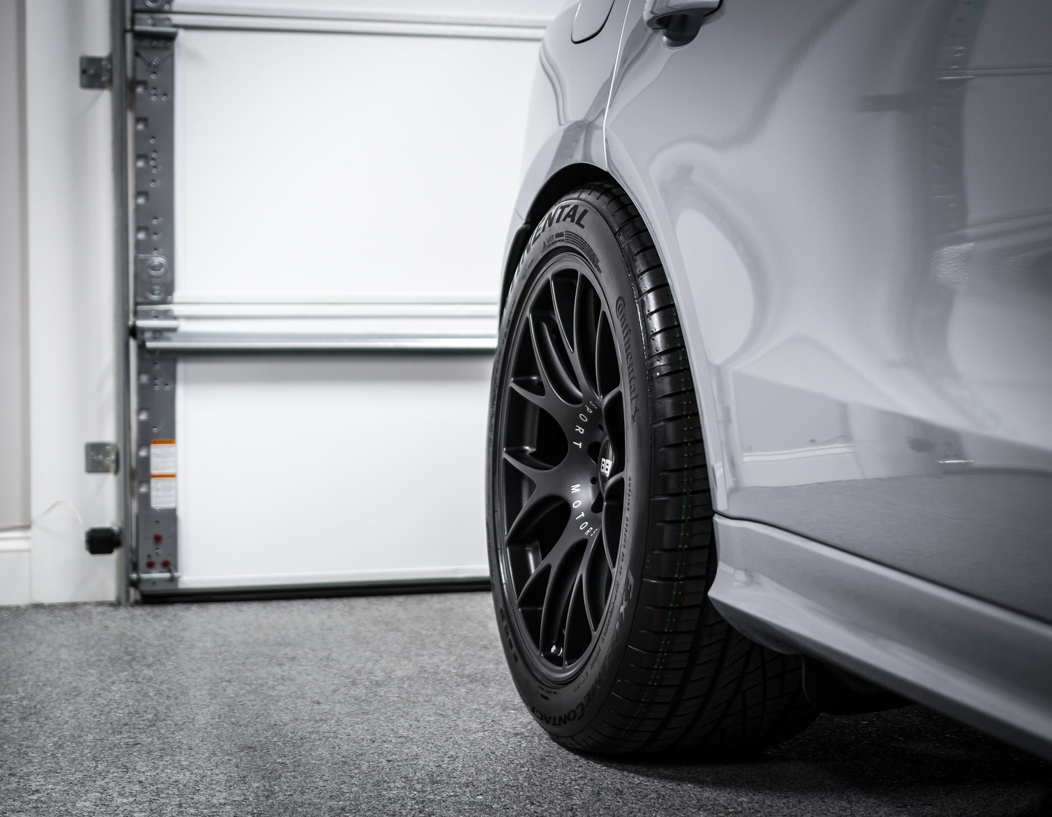 photo 4 Audi SQ5 custom wheels 20x10.5, ET +25, tire size 295/40 R20. x ET