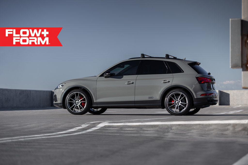 photo 2 Audi SQ5 custom wheels   x, ET , tire size X R. x ET