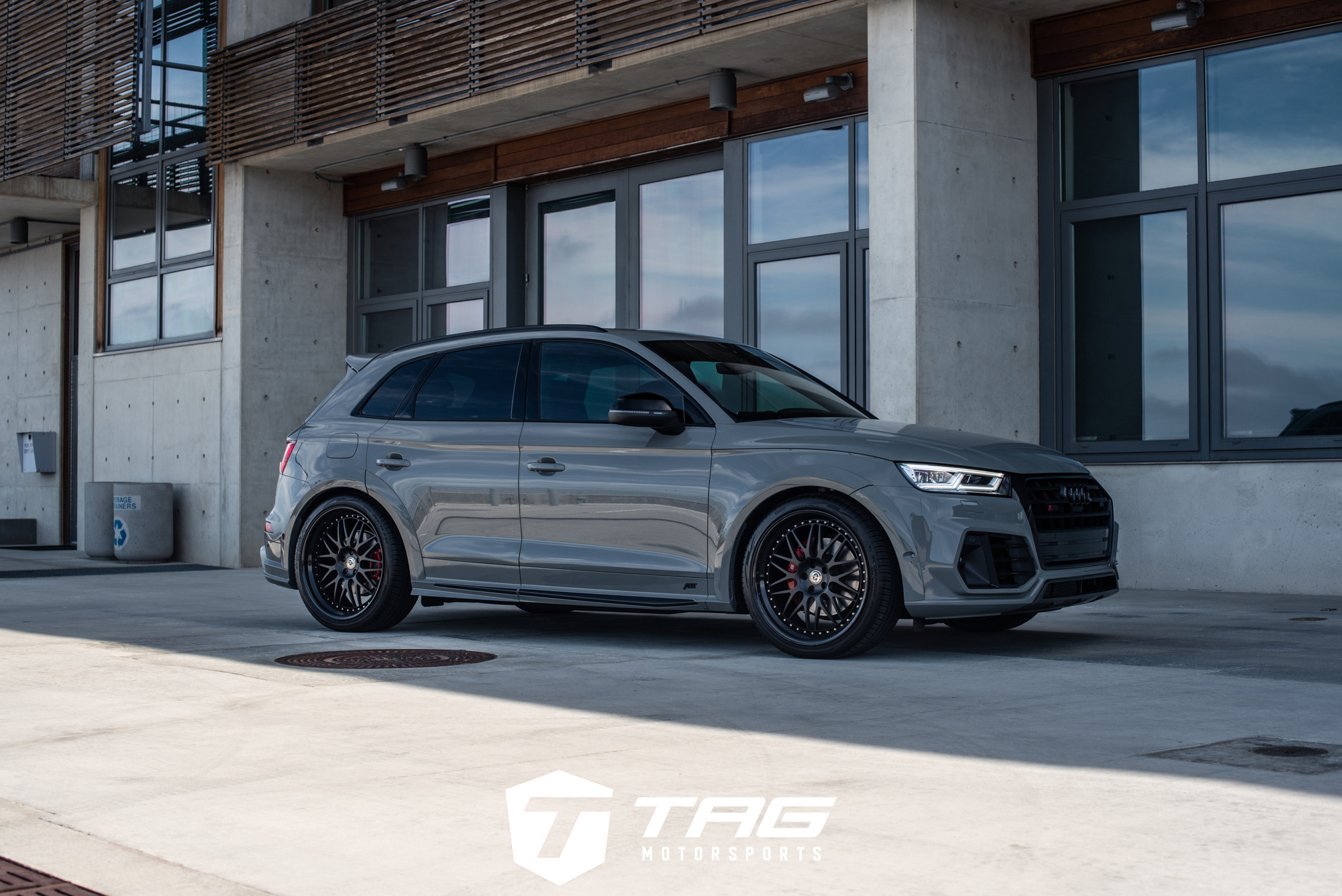 photo 1 Audi SQ5 custom wheels 22x, ET , tire size 265/35 R22. x ET