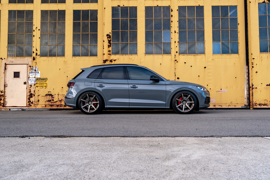 photo 2 Audi SQ5 custom wheels 21x10.0, ET +30, tire size 285/35 R21. x ET