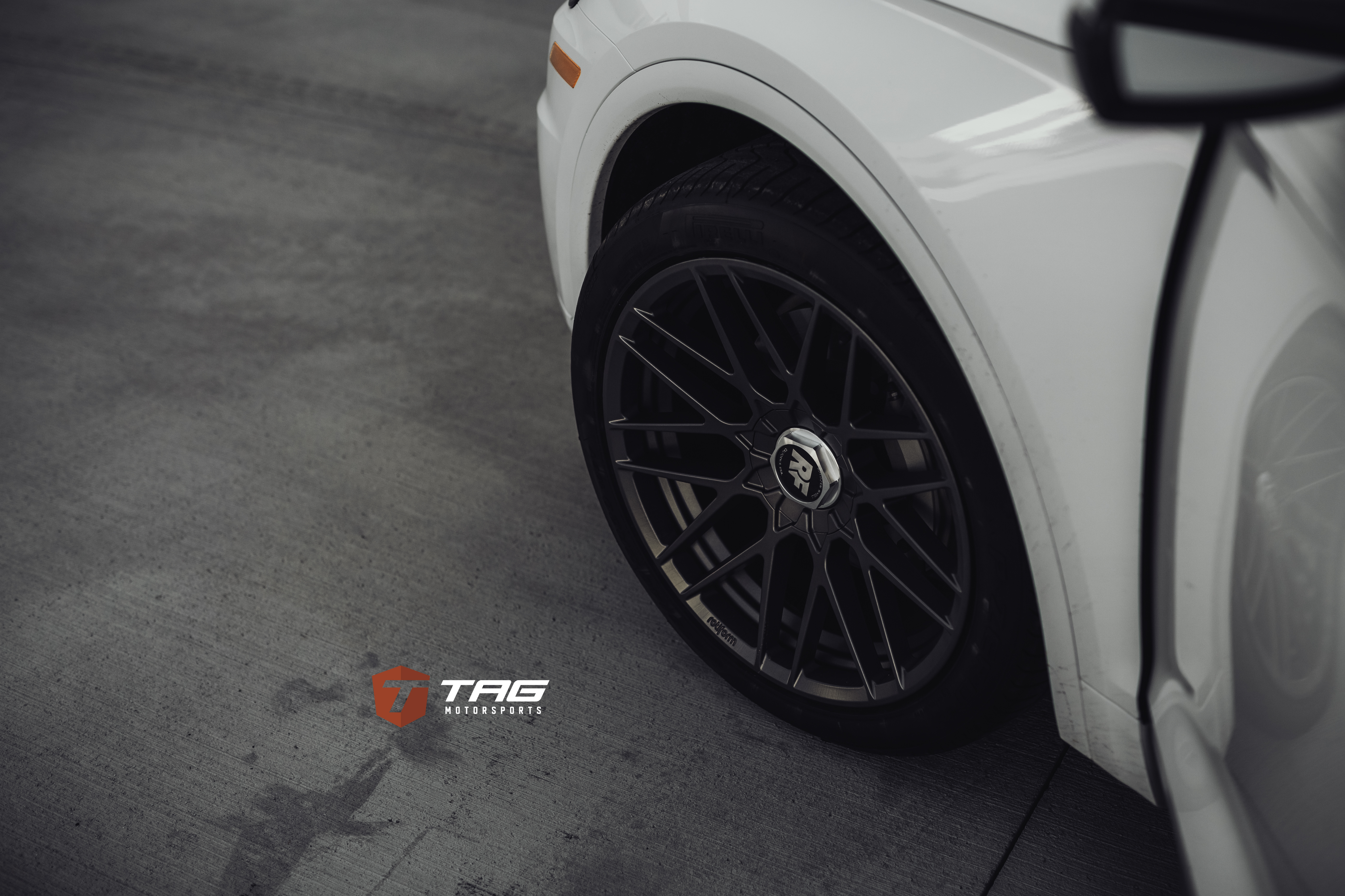 photo 2 Audi Q5 custom wheels 20x, ET , tire size 275/40 R20. x ET