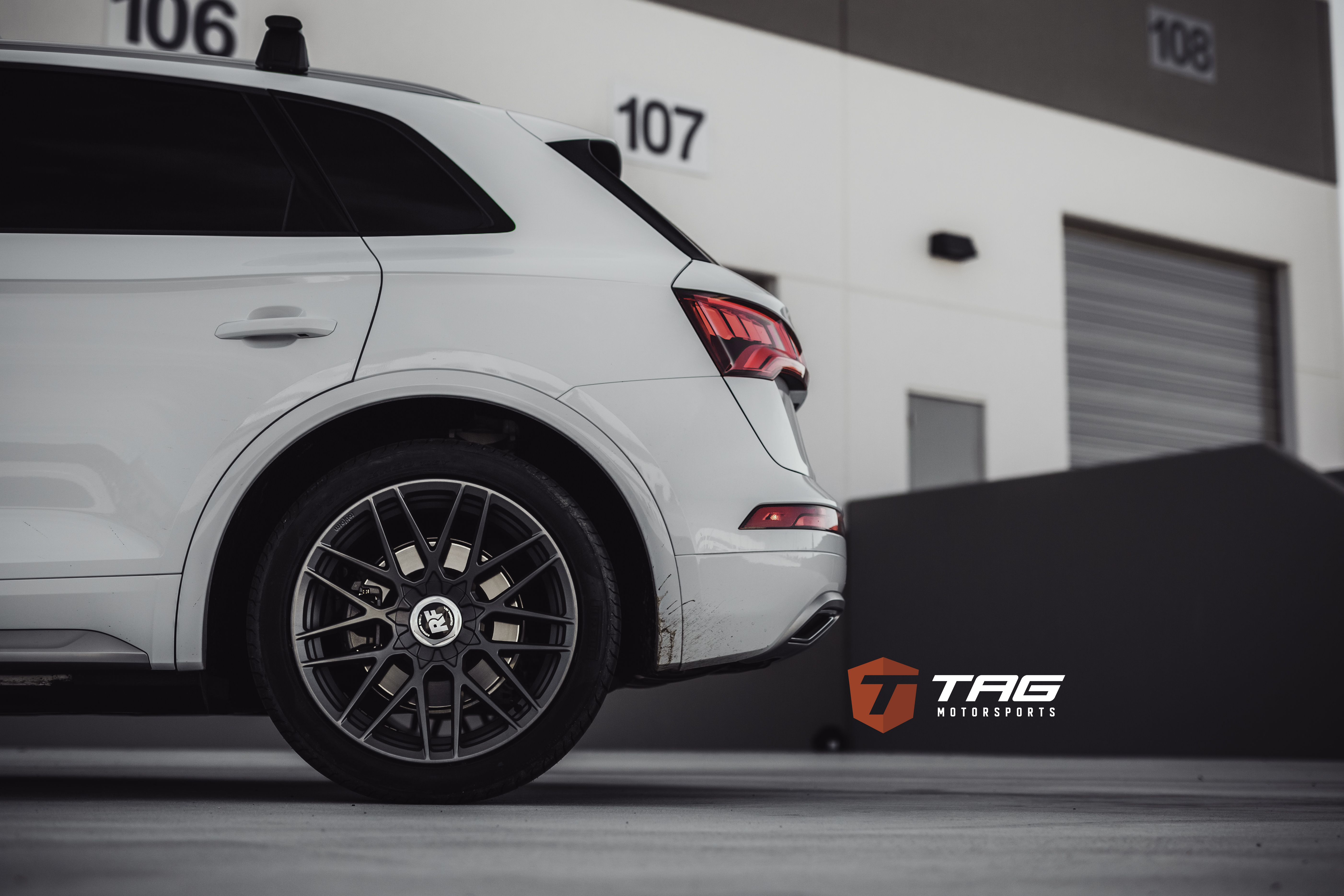 photo 3 Audi Q5 custom wheels 20x, ET , tire size 275/40 R20. x ET