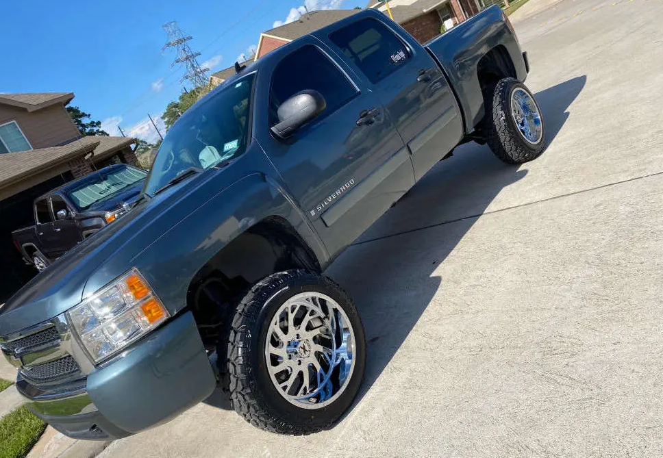 photo 1 Chevrolet Silverado 1500 custom wheels   22x7.5, ET +20, tire size 35X11.5 R22. x ET