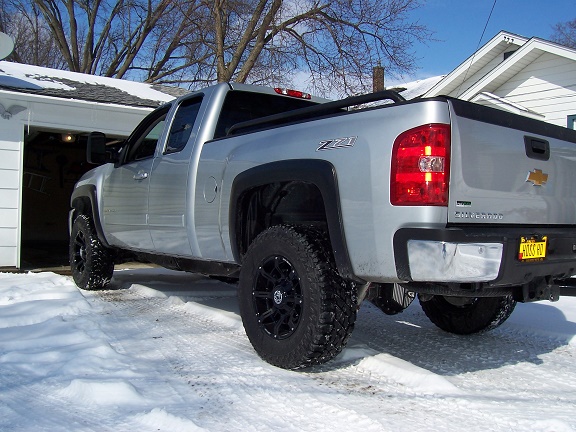 photo 1 Chevrolet Silverado 2500HD custom wheels   18x9.0, ET +18, tire size 295/70 R18. x ET 
