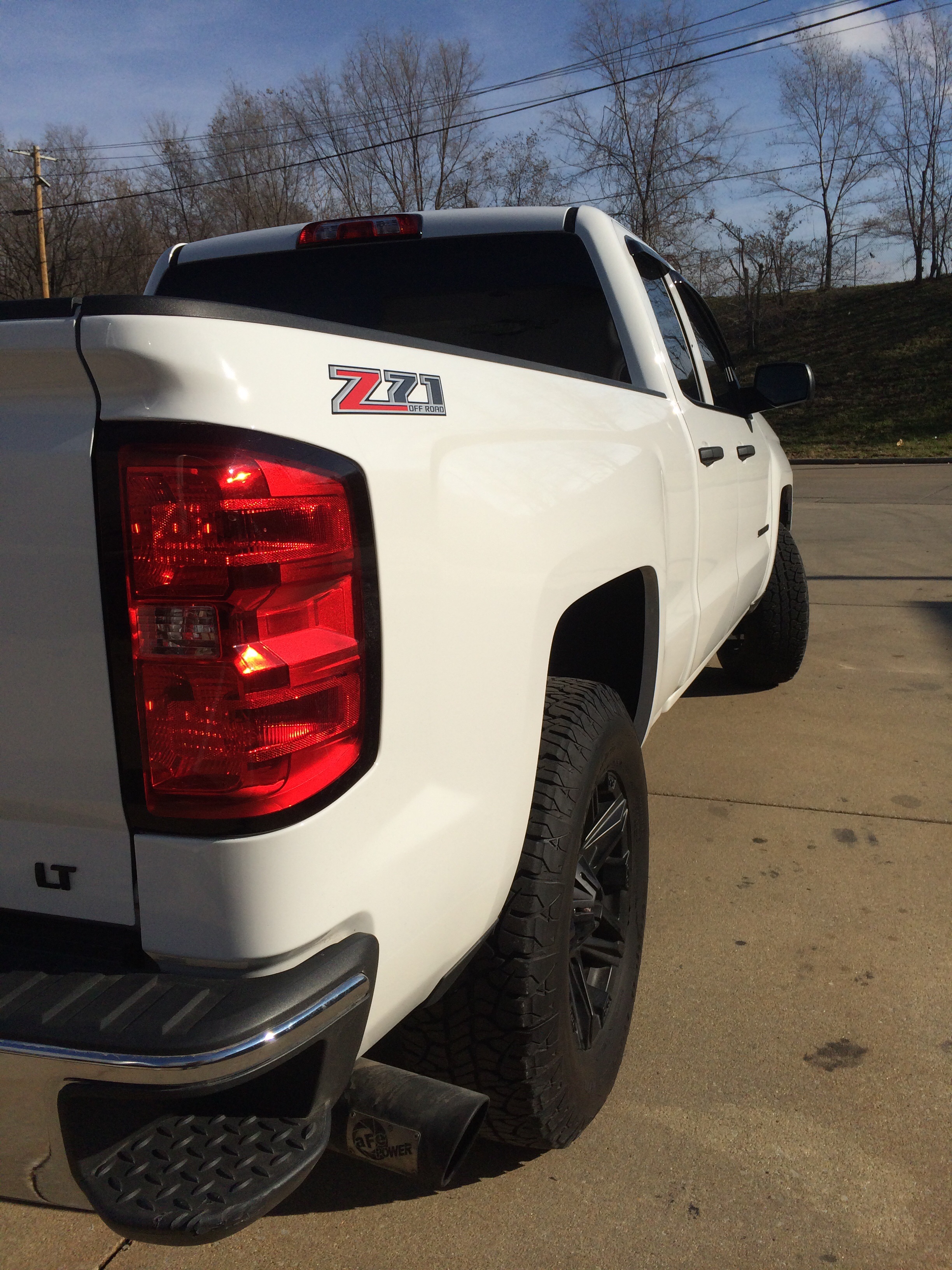 photo 1 Chevrolet Silverado 1500 custom wheels   18x, ET +15, tire size X R18. x ET