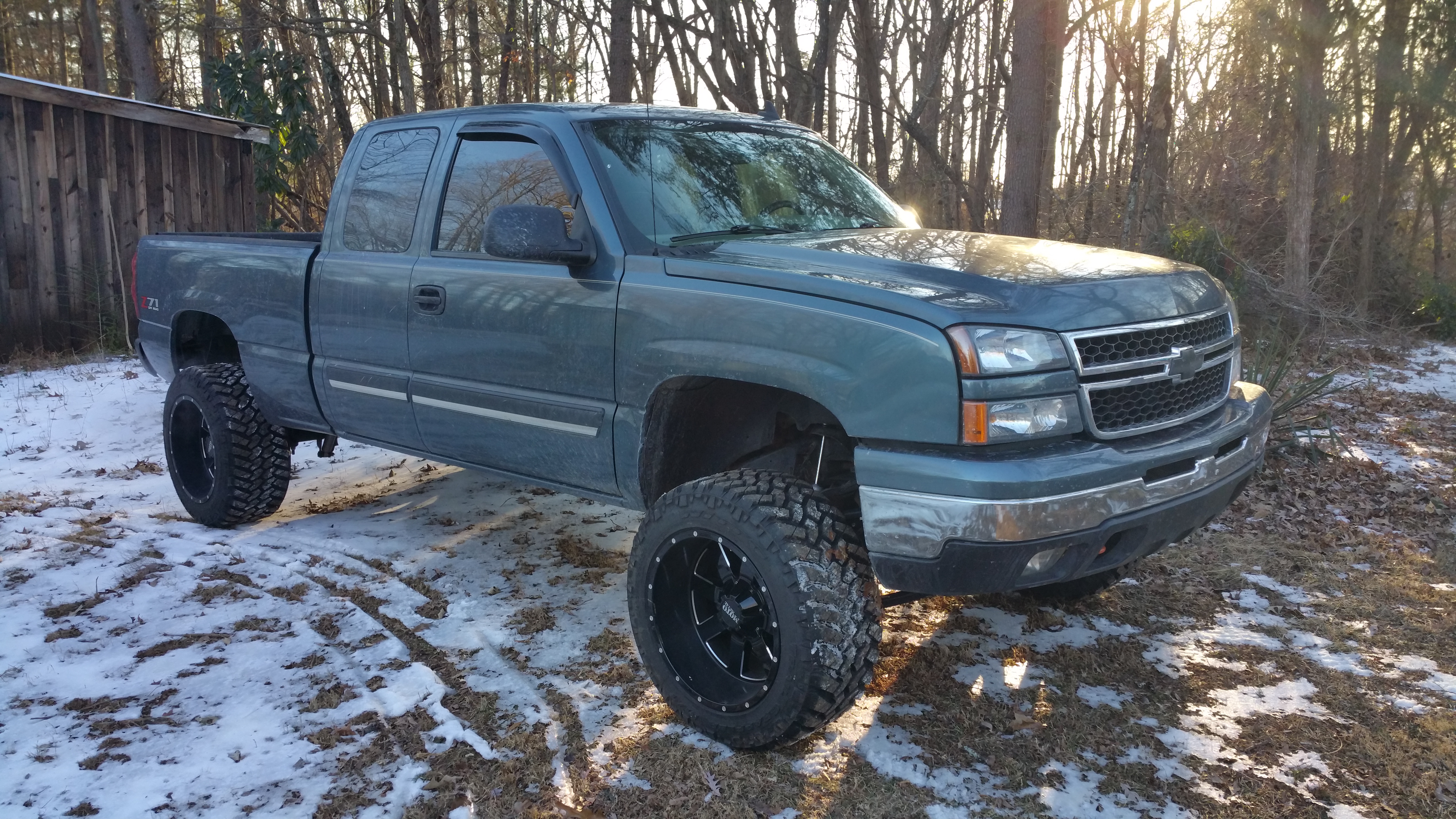 photo 2 Chevrolet Silverado 1500 custom wheels   20x12.0, ET -44, tire size 295/55 R20. x ET 
