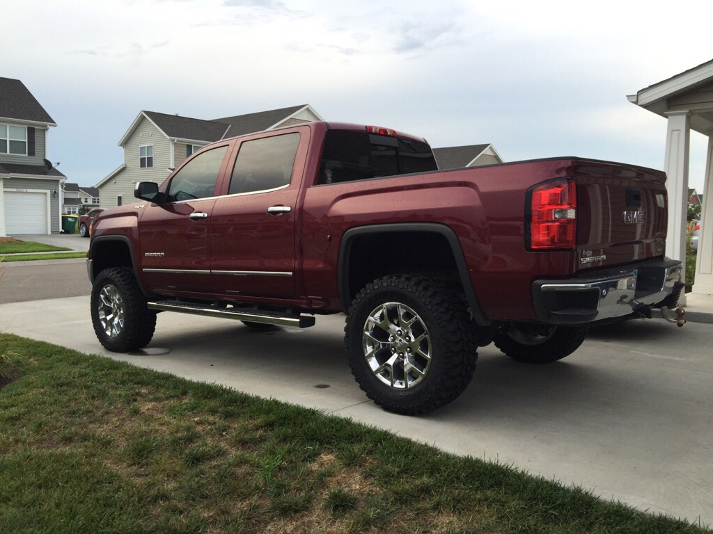 photo 1 Chevrolet Silverado 1500 custom wheels   20x9.0, ET +27, tire size 35X12.5 R20. x ET 