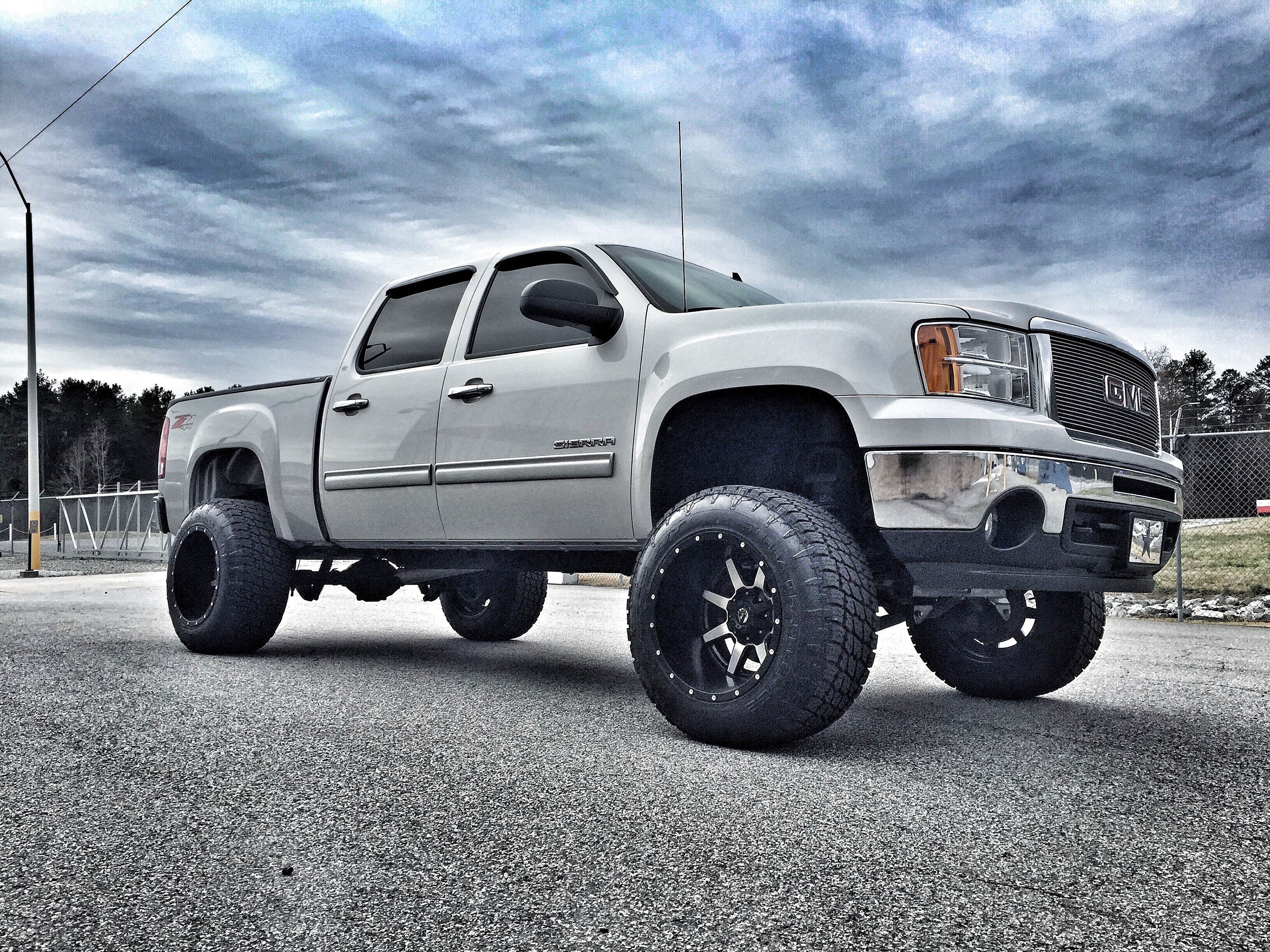 photo 2 GMC Sierra 1500 custom wheels   20x14.0, ET -76, tire size 35X12.5 R20. x ET 