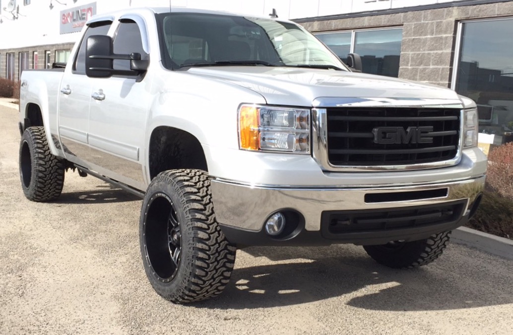 photo 1 Chevrolet Silverado 1500 custom wheels 20x12.0, ET -44, tire size 33X12.5 R20. x ET