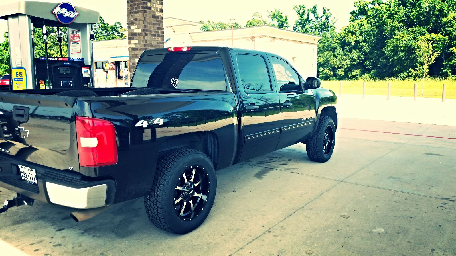 photo 1 Chevrolet Silverado 1500 custom wheels   20x9.0, ET 0, tire size 275/60 R20. x ET
