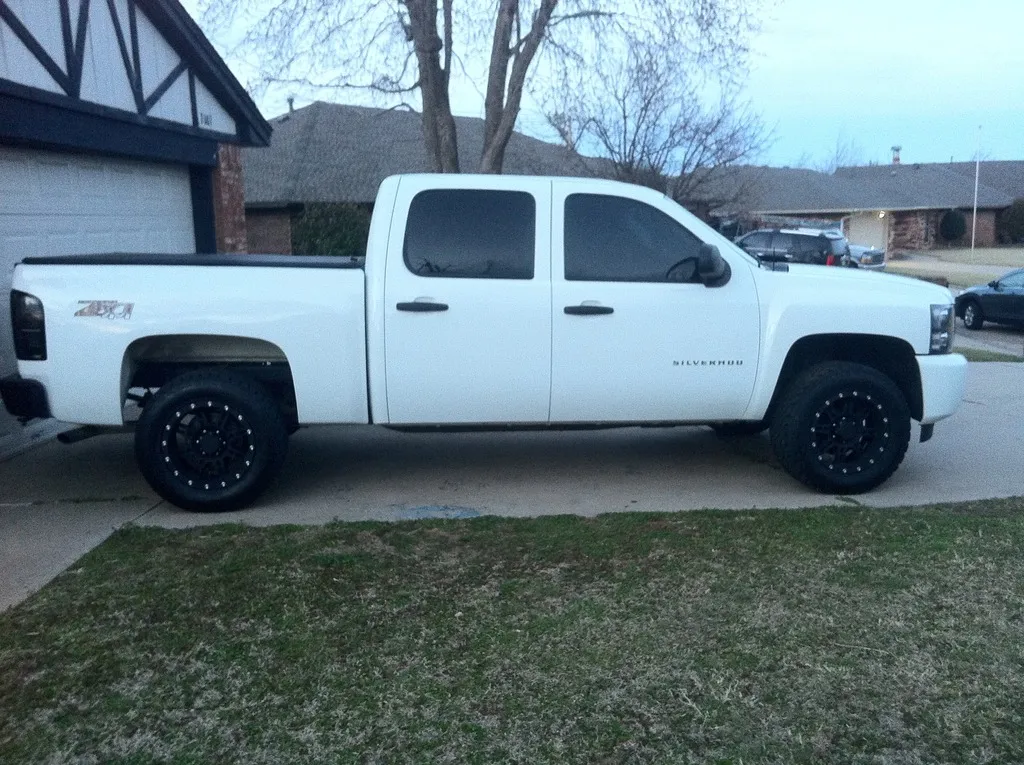 photo 1 Chevrolet Silverado 1500 custom wheels   18x9.0, ET 0, tire size 285/60 R18. x ET