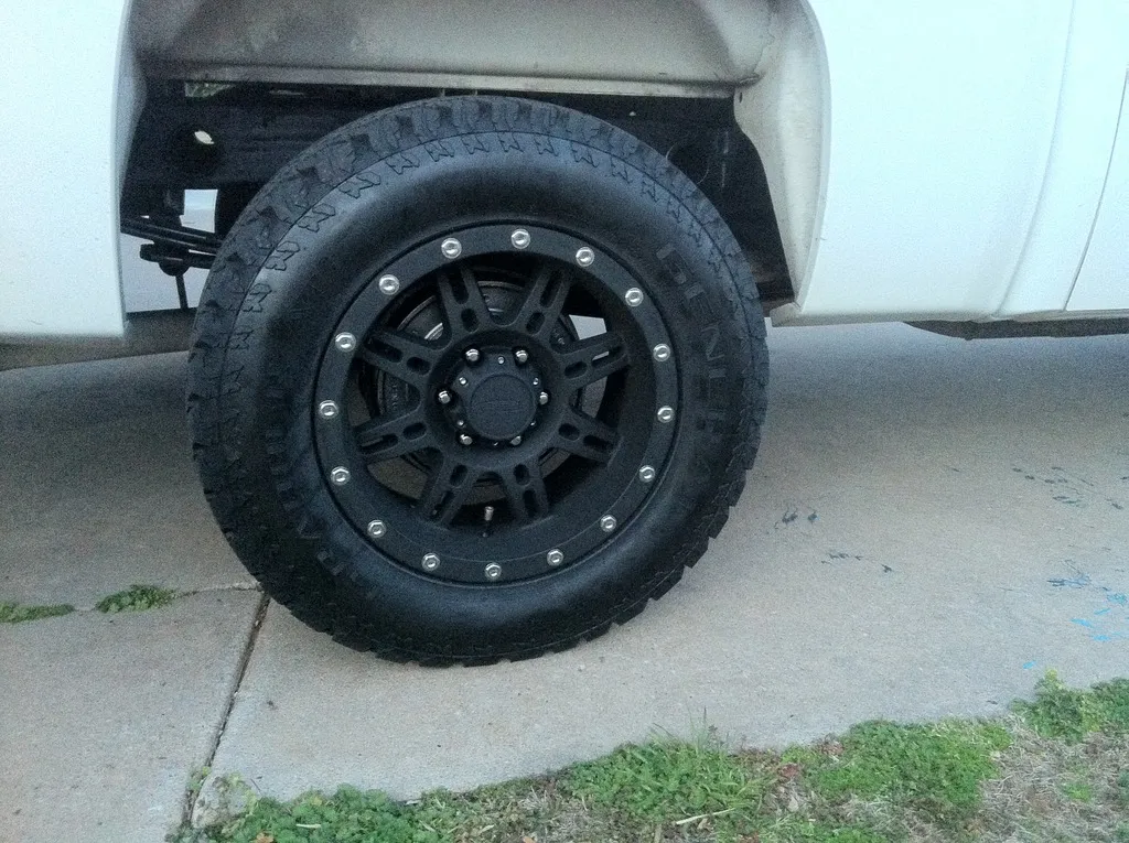 photo 2 Chevrolet Silverado 1500 custom wheels   18x9.0, ET 0, tire size 285/60 R18. x ET