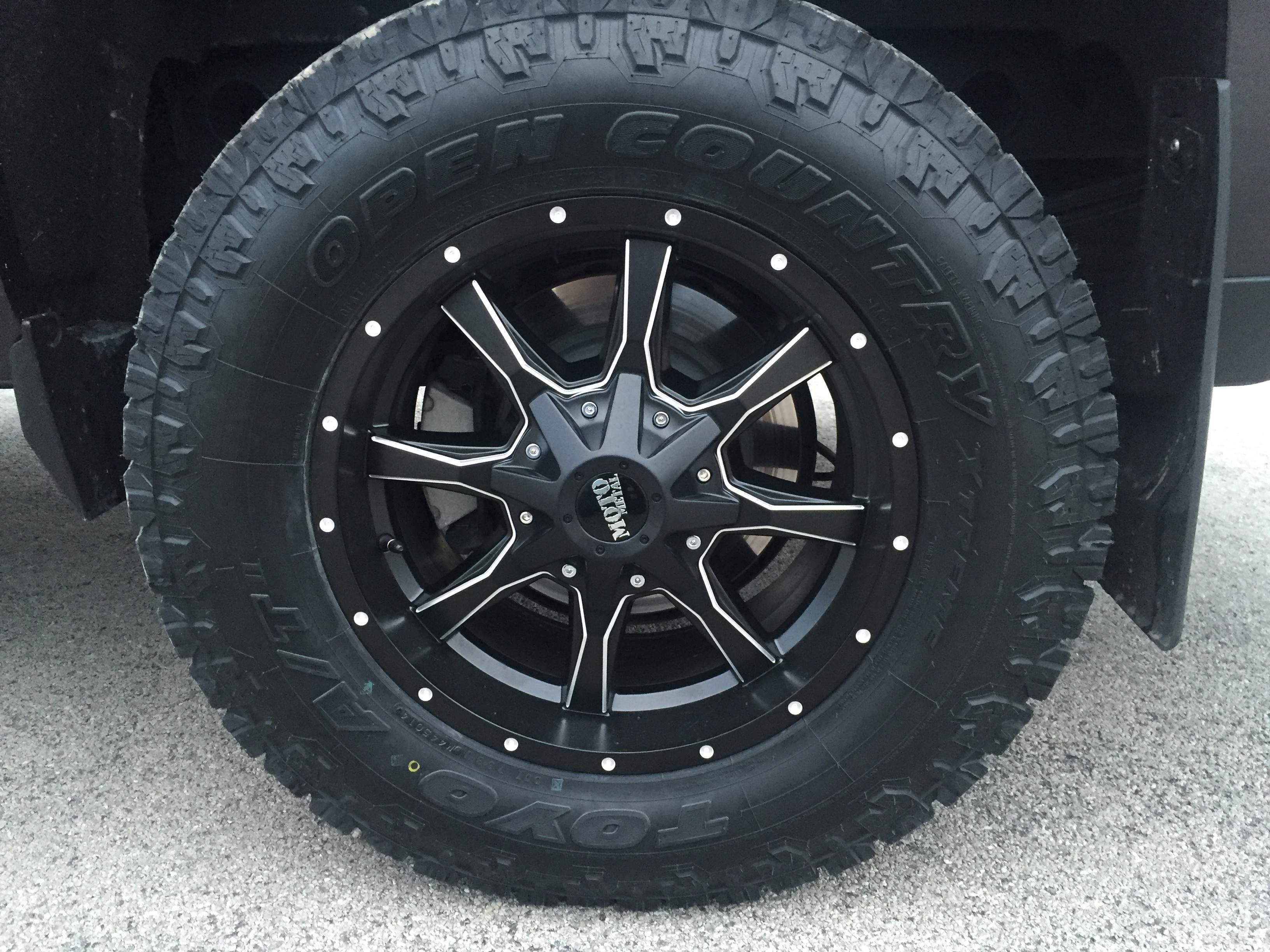 photo 4 Chevrolet Silverado 1500 custom wheels   18x9.0, ET +18, tire size 285/65 R18. x ET 