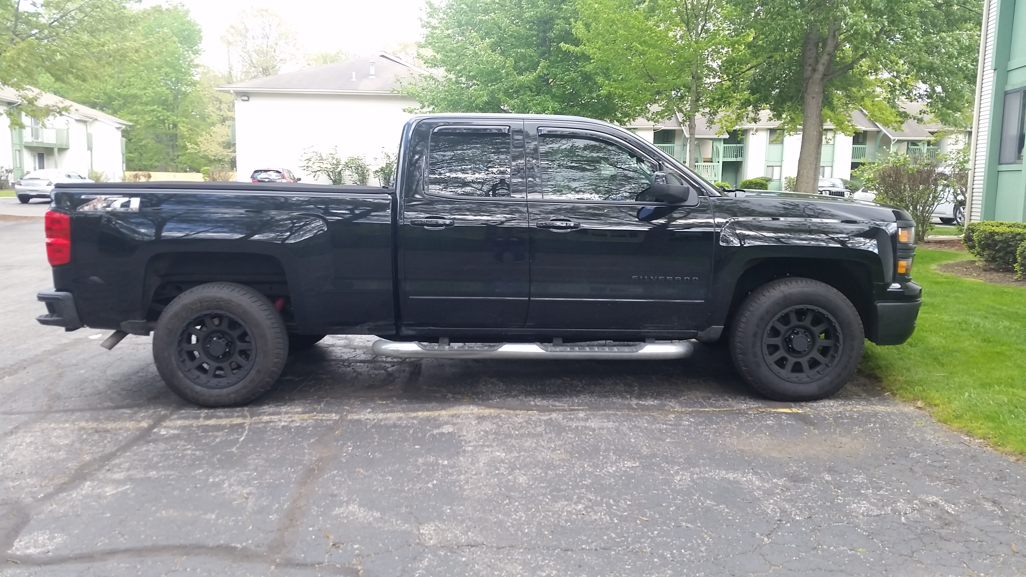 photo 1 Chevrolet Silverado 1500 custom wheels   18x9.0, ET 0, tire size 265/65 R18. x ET 