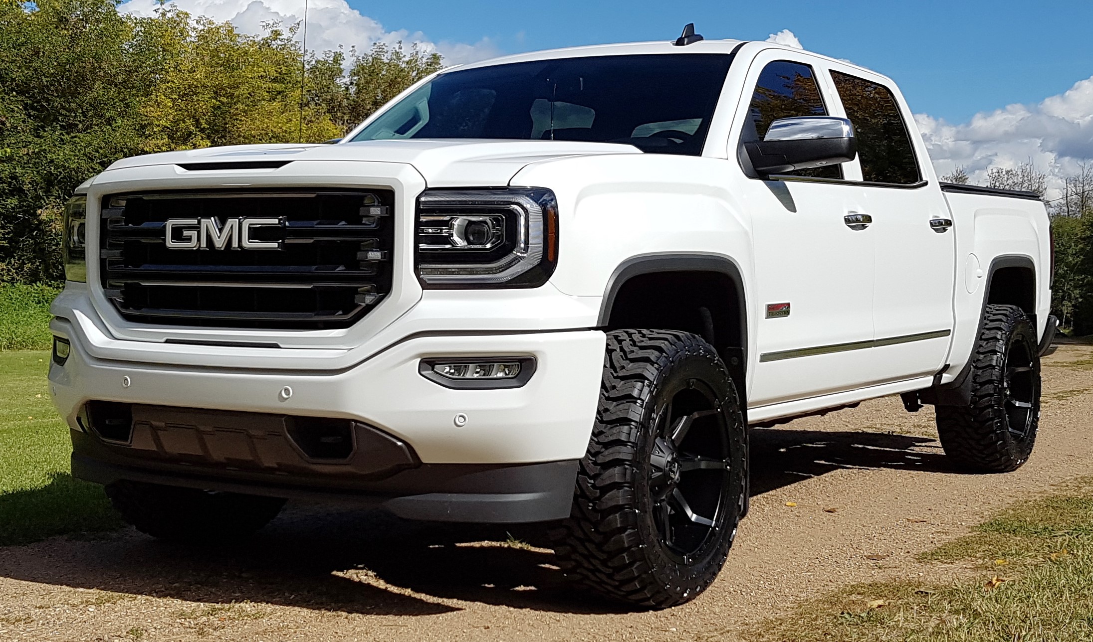photo 2 GMC Sierra 1500 custom wheels   20x10.0, ET -12, tire size 33X12.5 R20. x ET