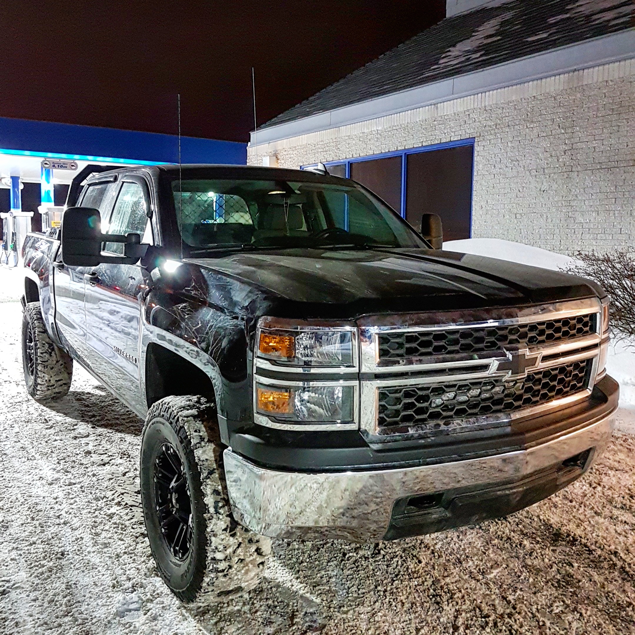 photo 1 Chevrolet Silverado 1500 custom wheels   18x9.0, ET +20, tire size 305/70 R18. x ET 