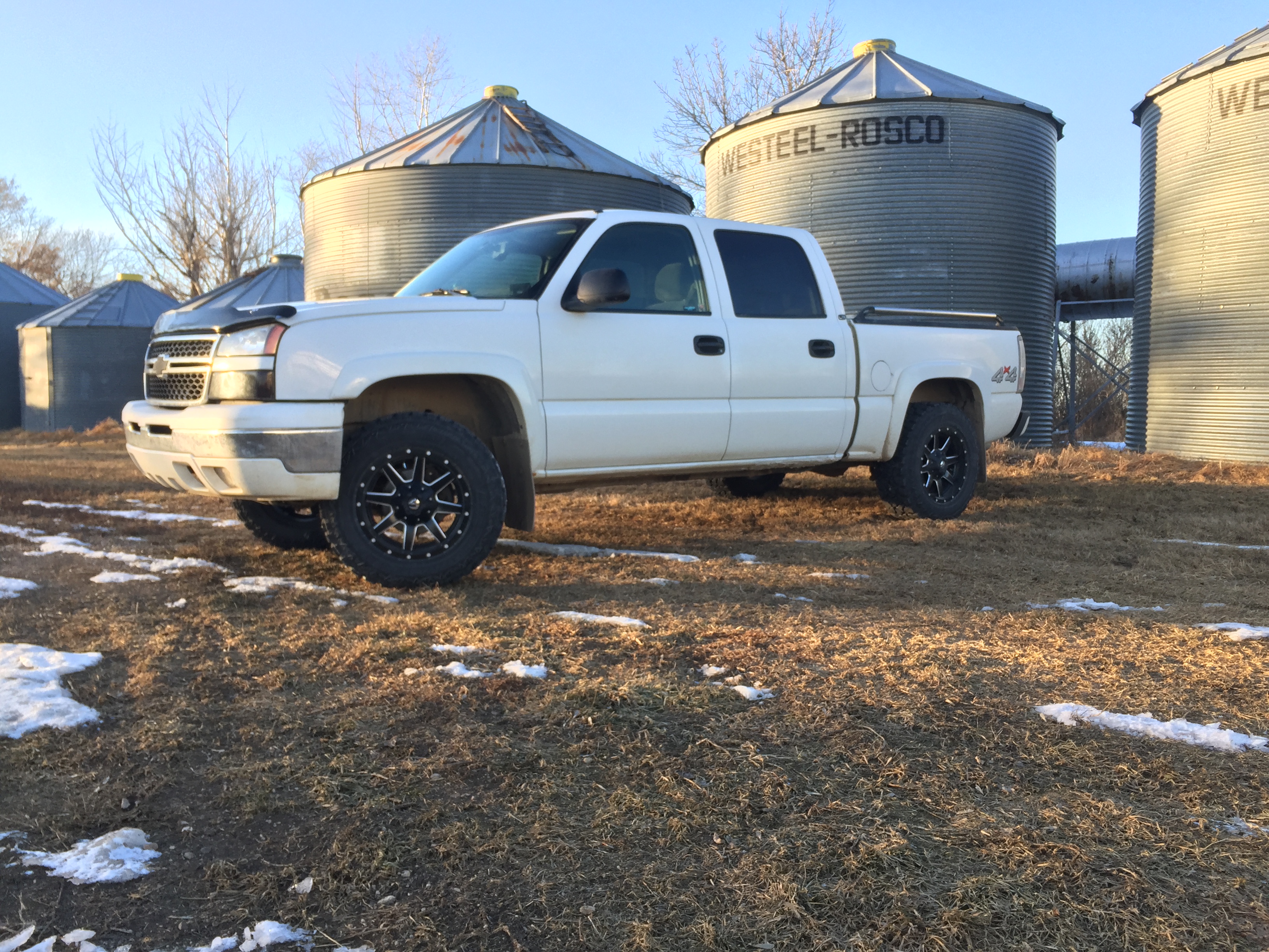 photo 1 Chevrolet Silverado 1500 custom wheels   18x9.0, ET +1, tire size 275/65 R18. x ET 