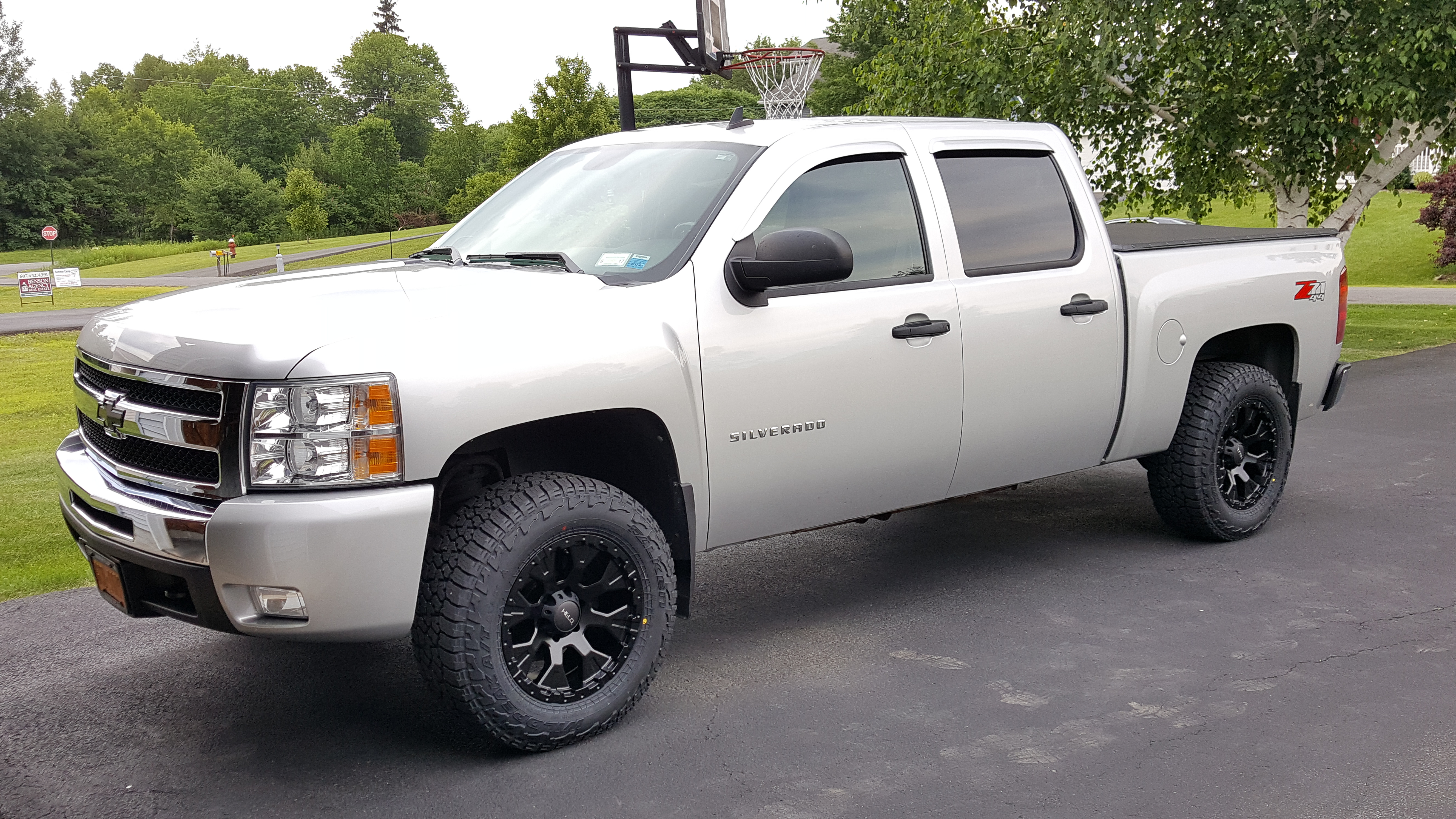 photo 1 Chevrolet Silverado 1500 custom wheels   18x9.0, ET -12, tire size 275/65 R18. x ET 