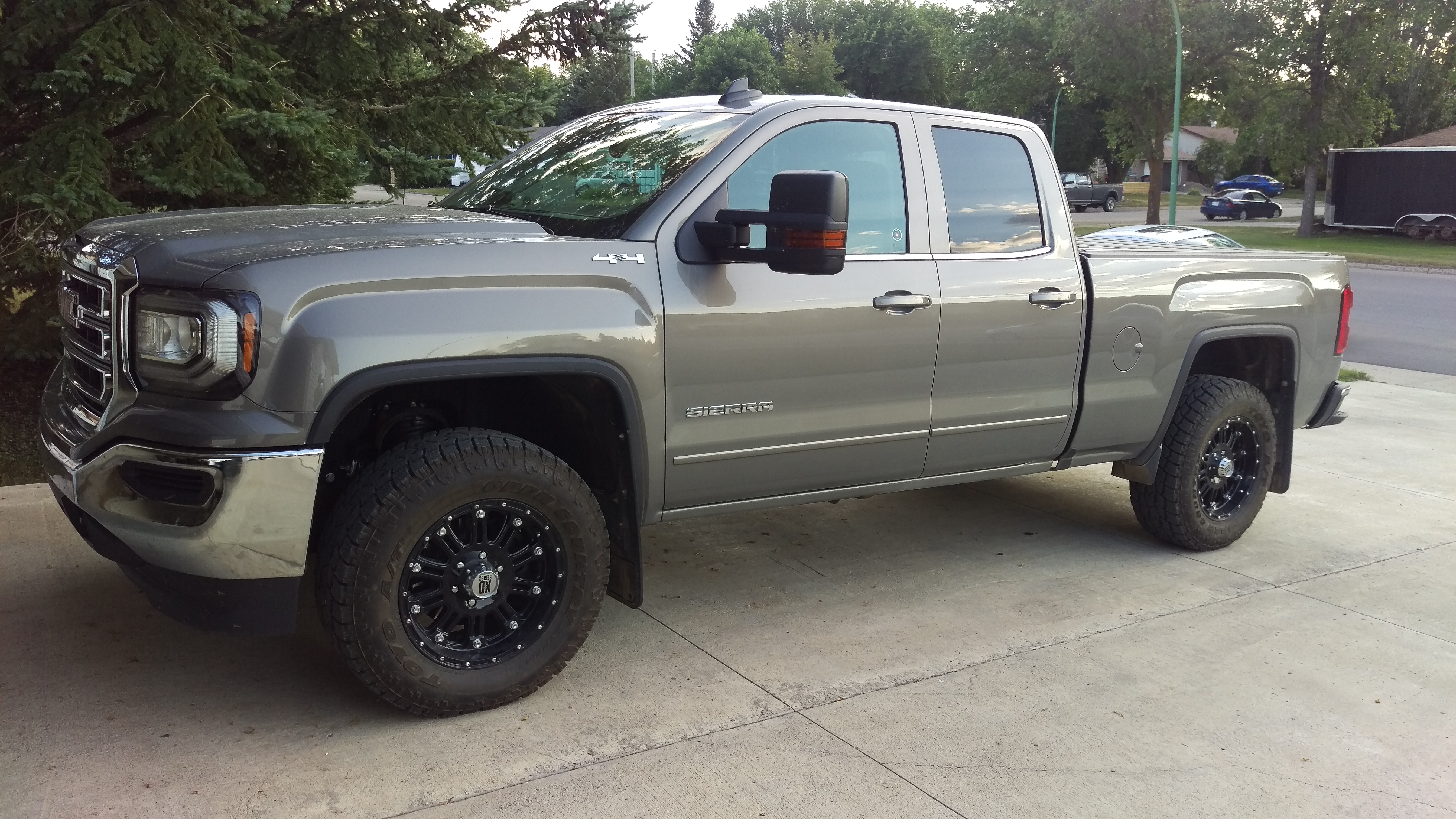 photo 1 GMC Sierra 1500 custom wheels   18x, ET +18, tire size 285/65 R18. x ET 