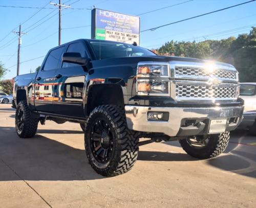photo 1 Chevrolet Silverado 1500 custom wheels   x, ET +18, tire size 35X12.5 R. x ET 
