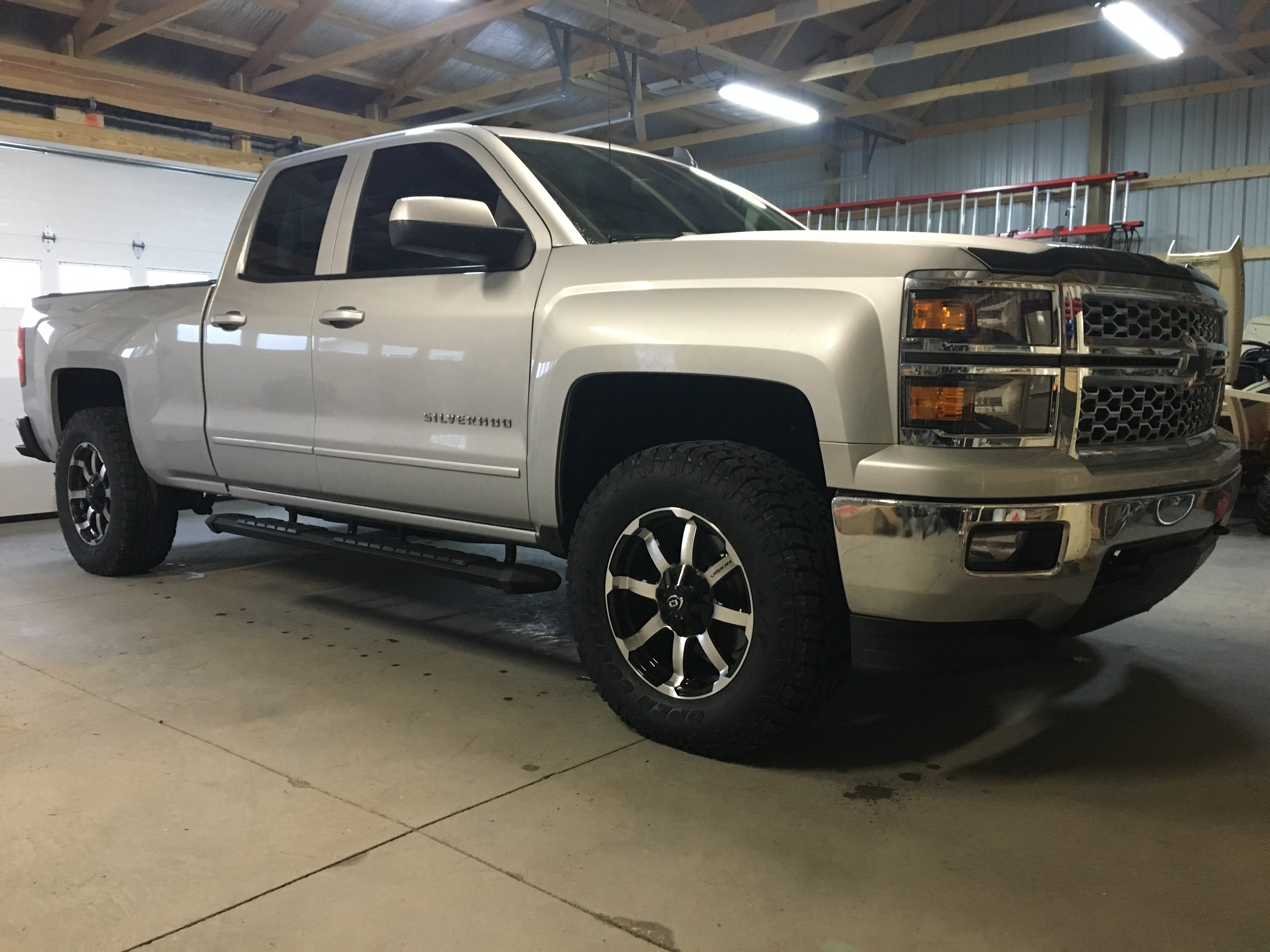 photo 1 Chevrolet Silverado 1500 custom wheels 18x8.5, ET 0, tire size 285/65 R18. x ET