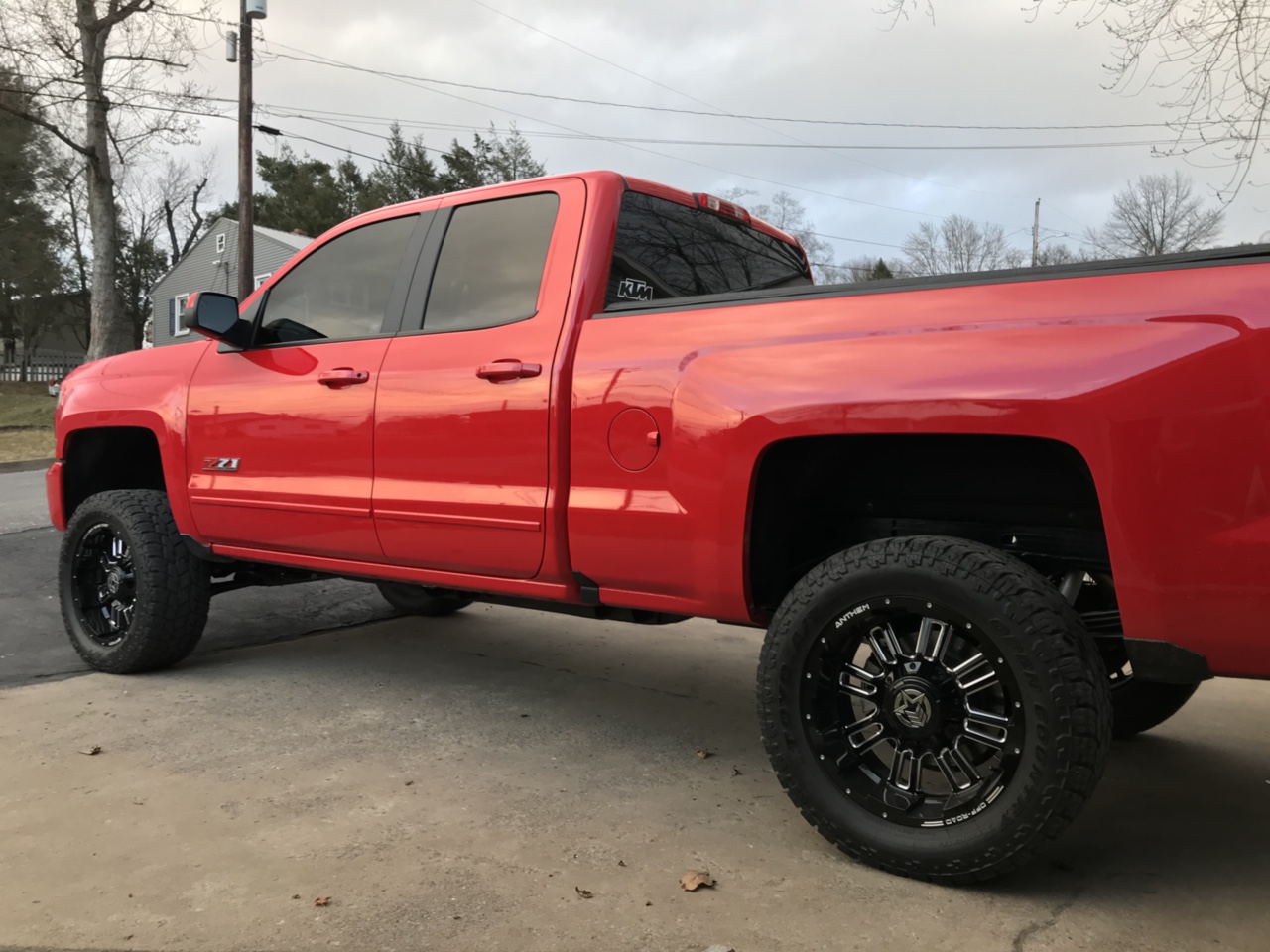 photo 1 Chevrolet Silverado 1500 custom wheels   20x9.0, ET -12, tire size 295/55 R20. x ET 