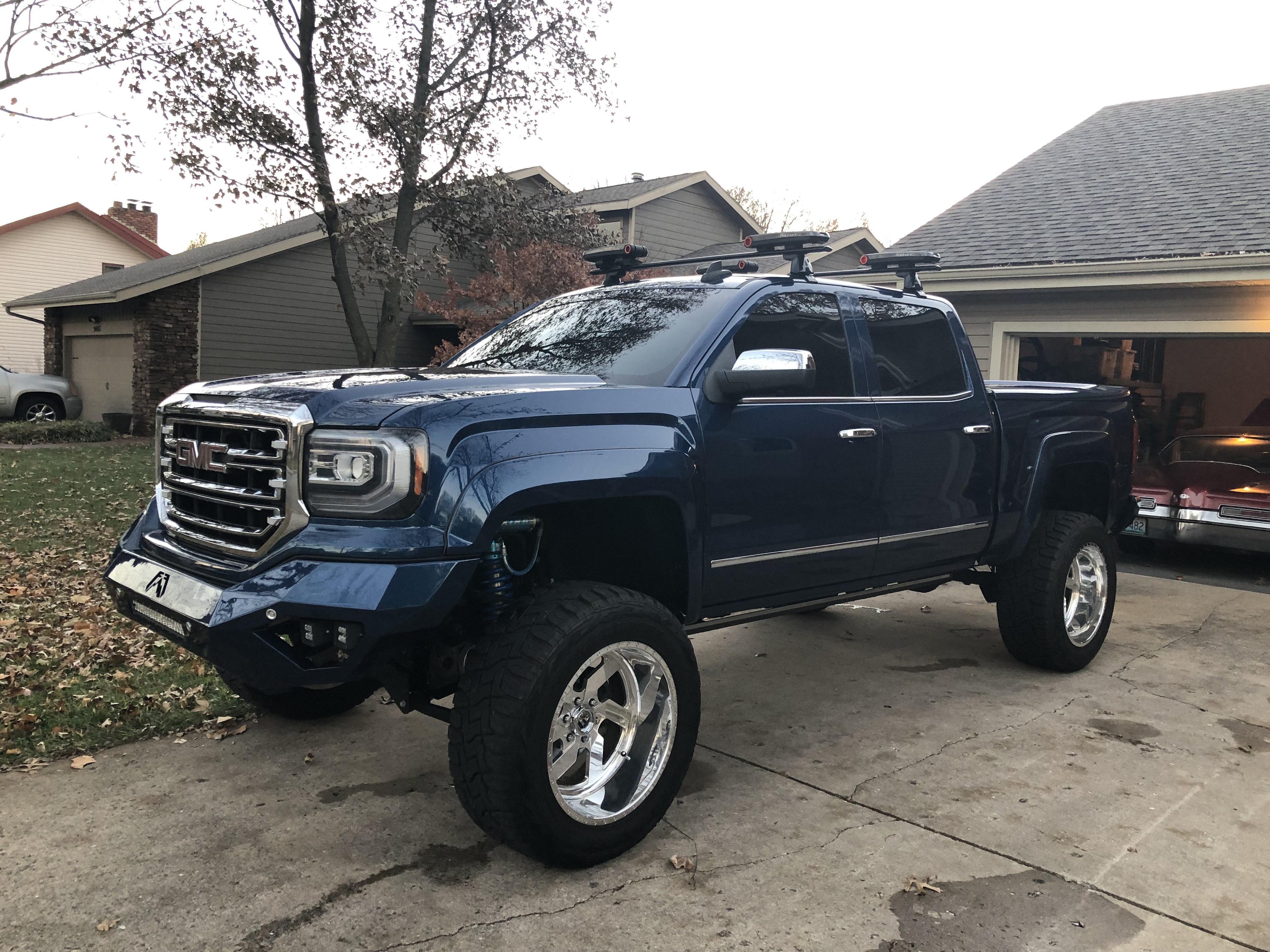 photo 1 GMC Sierra 1500 custom wheels   22x14.0, ET -44, tire size 37X13.5 R22. x ET 