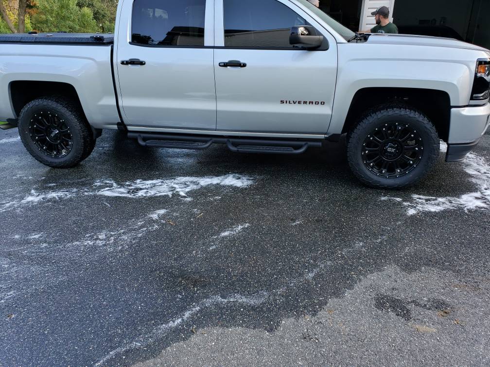photo 2 Chevrolet Silverado 1500 custom wheels   20x9.0, ET +18, tire size 33X12.5 R20. x ET 