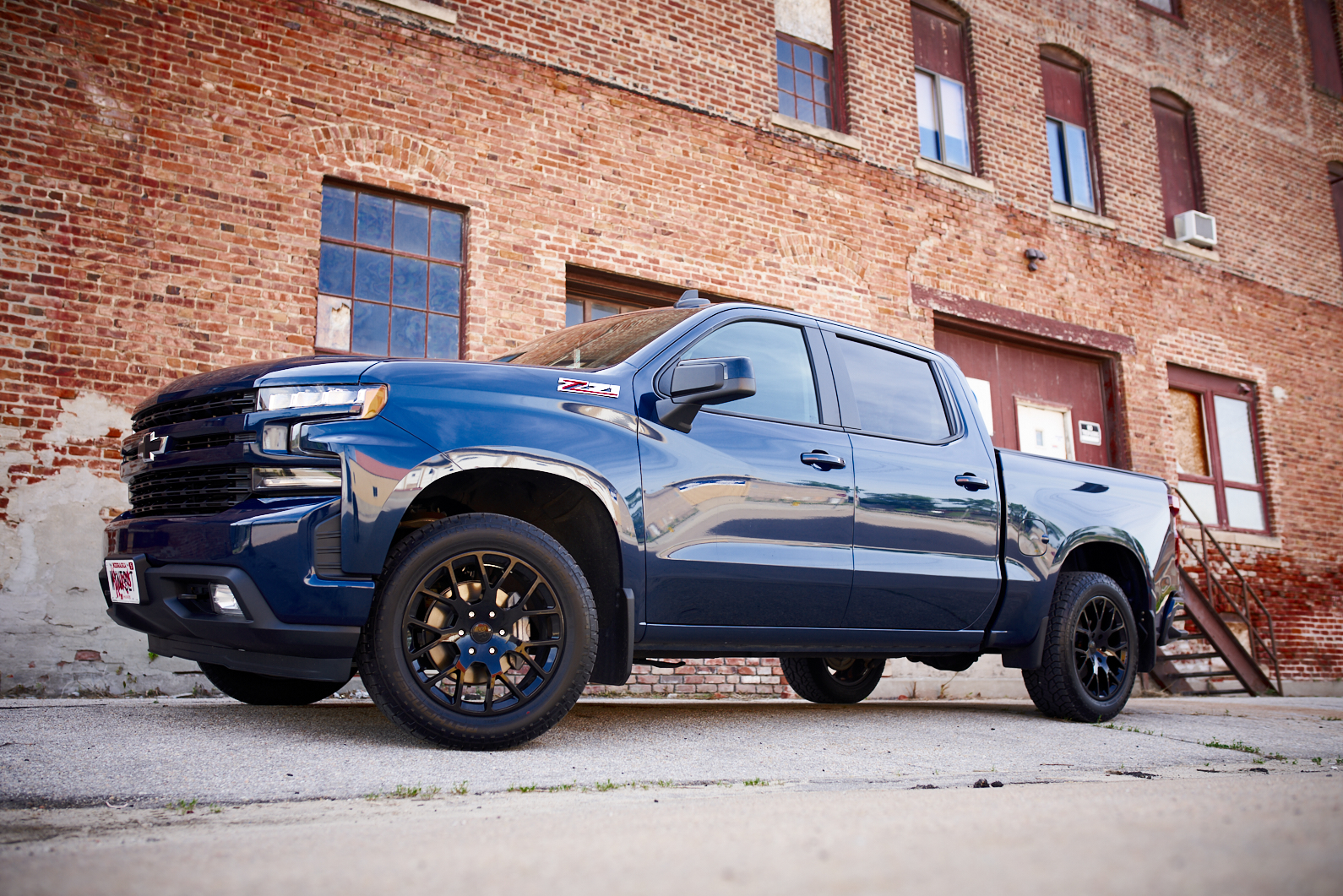 photo 1 Chevrolet Silverado 1500 custom wheels   20x9.0, ET +15, tire size X R20. x ET 