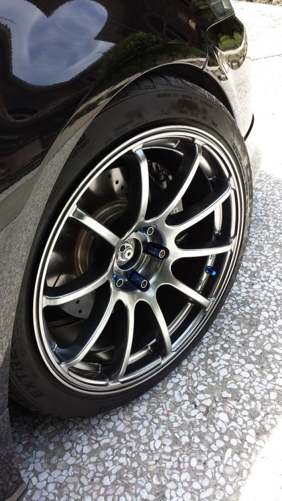 photo 1 Acura TL custom wheels Rota Gforce 18x9.0, ET +35, tire size 235/40 R18. x ET