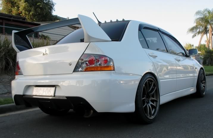photo 2 Mitsubishi Lancer Evolution custom wheels   18x9.5, ET +20, tire size 255/35 R18. x ET 