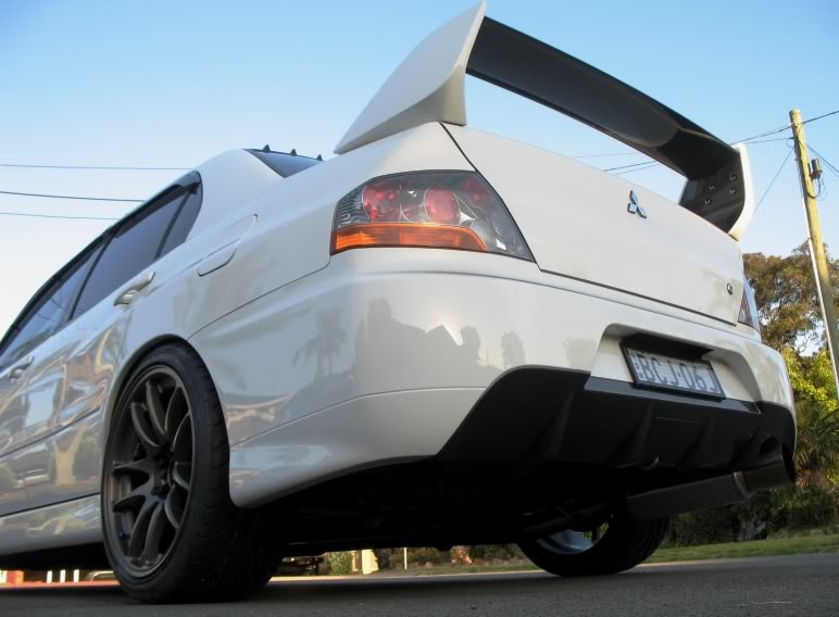 photo 4 Mitsubishi Lancer Evolution custom wheels   18x9.5, ET +20, tire size 255/35 R18. x ET 