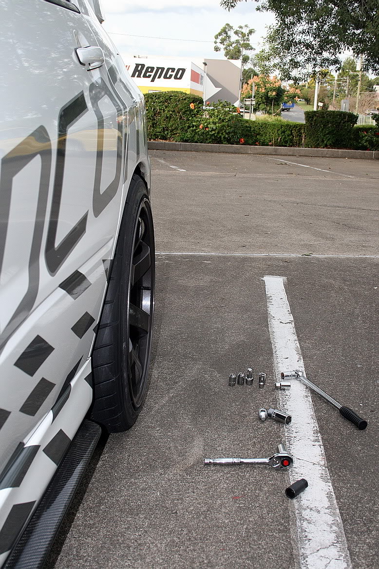 photo 4 Mitsubishi Lancer Evolution custom wheels Rota Grid Gunmetalic 18x9.5, ET +20, tire size 245/35 R18. x ET 