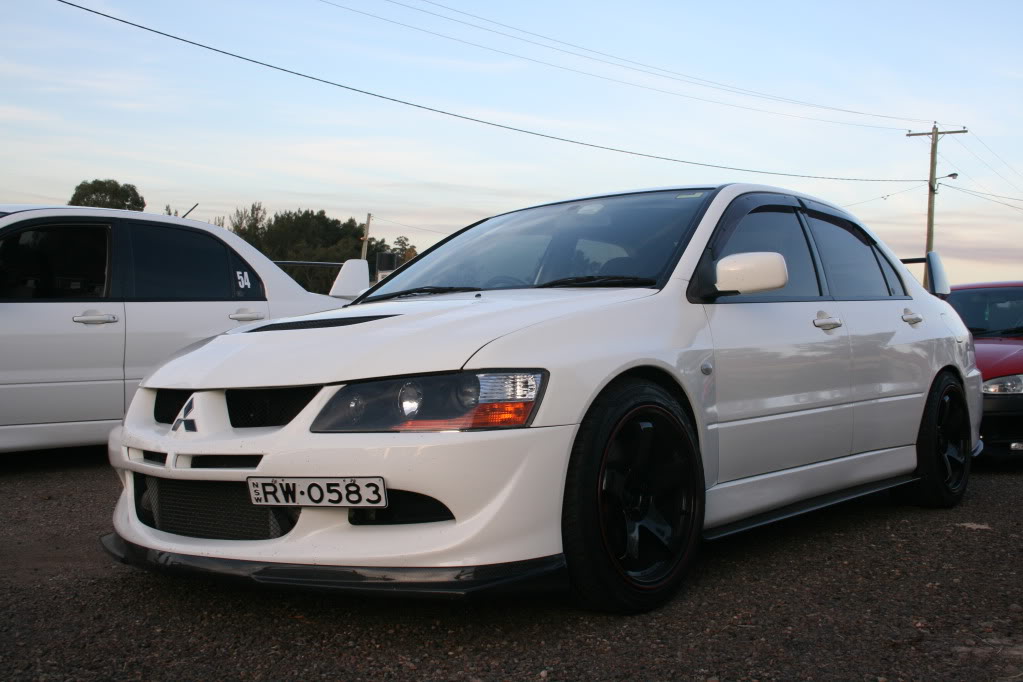 photo 2 Mitsubishi Lancer Evolution custom wheels Rota P45-R 18x9.5, ET +30, tire size 245/40 R18. x ET