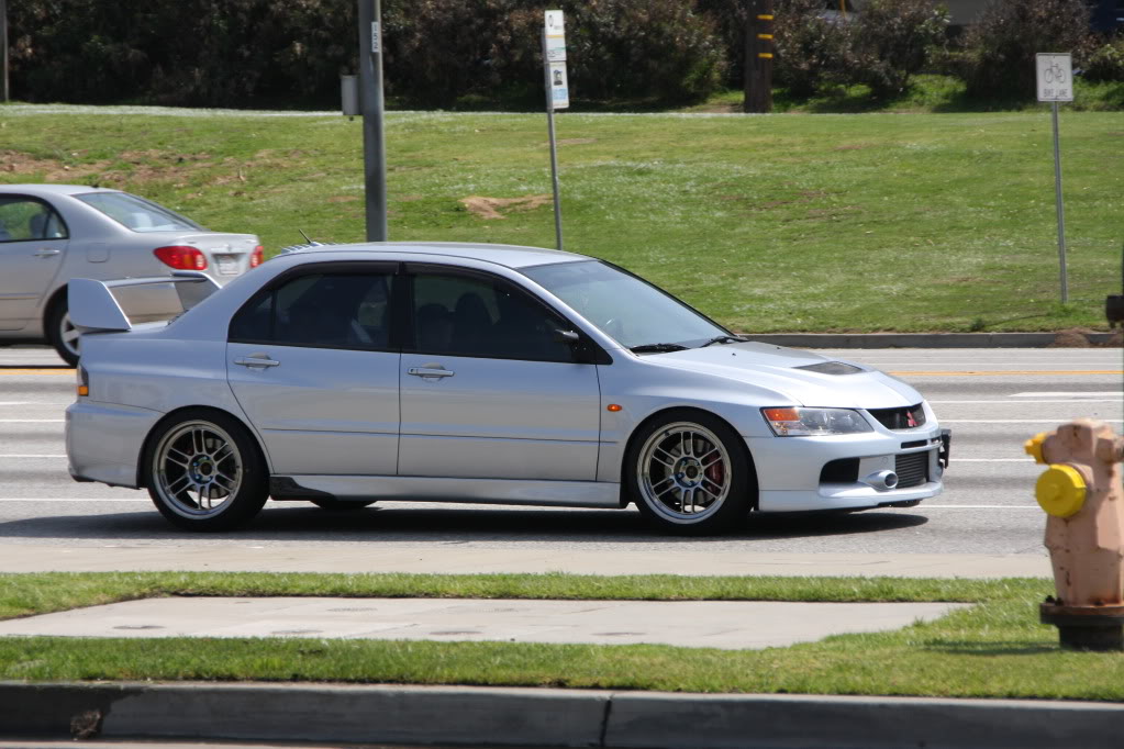 photo 1 Mitsubishi Lancer Evolution custom wheels Enkei RPF1 18x9.5, ET +15, tire size 235/40 R18. x ET