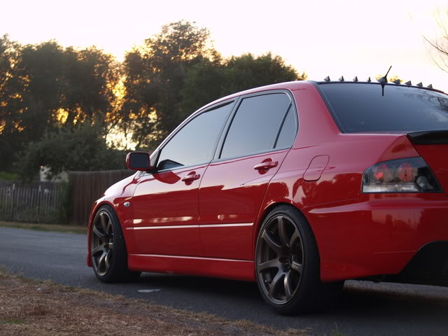 photo 1 Mitsubishi Lancer Evolution custom wheels Work Varianza Emotion XT7 18x9.5, ET +20, tire size 245/35 R18. x ET