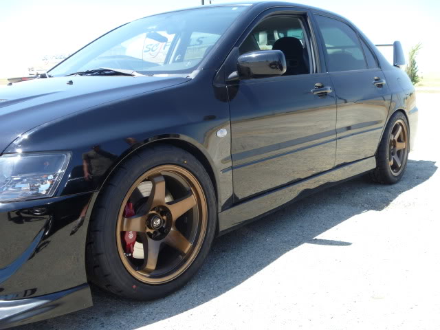 photo 1 Mitsubishi Lancer Evolution custom wheels Rota P45R 17x9.0, ET +25, tire size 255/40 R17. x ET