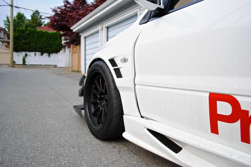 photo 1 Mitsubishi Lancer Evolution custom wheels Volk  CE28N 18x10.5, ET +18, tire size 285/35 R18. x ET