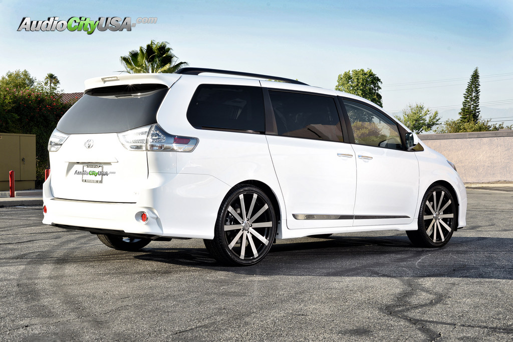 photo 4 Toyota Sienna custom wheels Velocity VW 12 Machine Face 22x8.0, ET , tire size 265/35 R22. x ET 