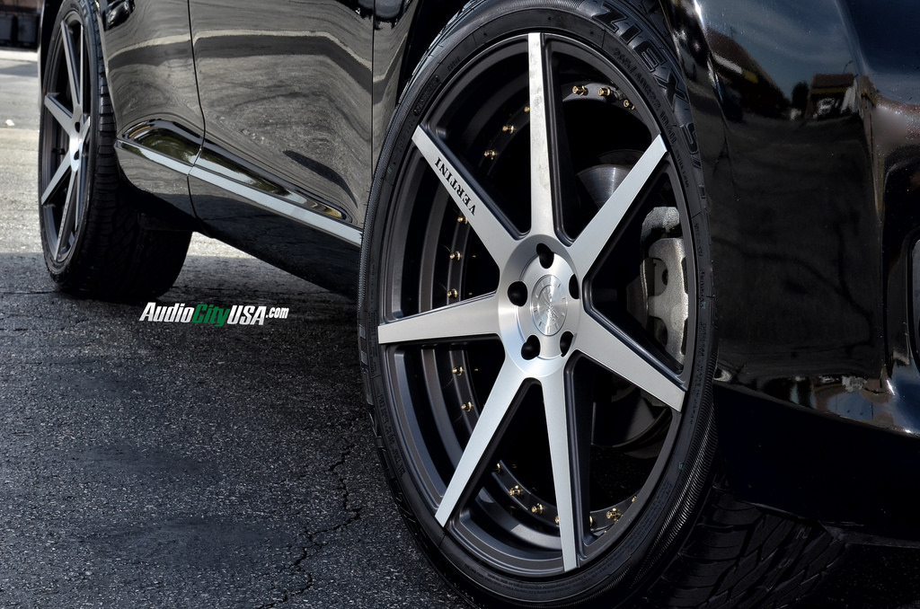 photo 1 Toyota Venza custom wheels Vertini Dynasty 22x9.0, ET , tire size 265/40 R22. x ET 