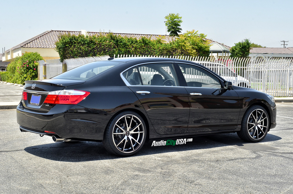 photo 3 Honda Accord custom wheels Gianelle Davalu Black 20x8.5, ET , tire size 245/35 R20. x ET 