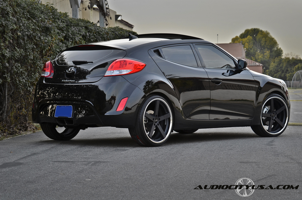 photo 4 Hyundai Veloster custom wheels Giovanna Mecca 20x8.5, ET , tire size 255/30 R20. x ET