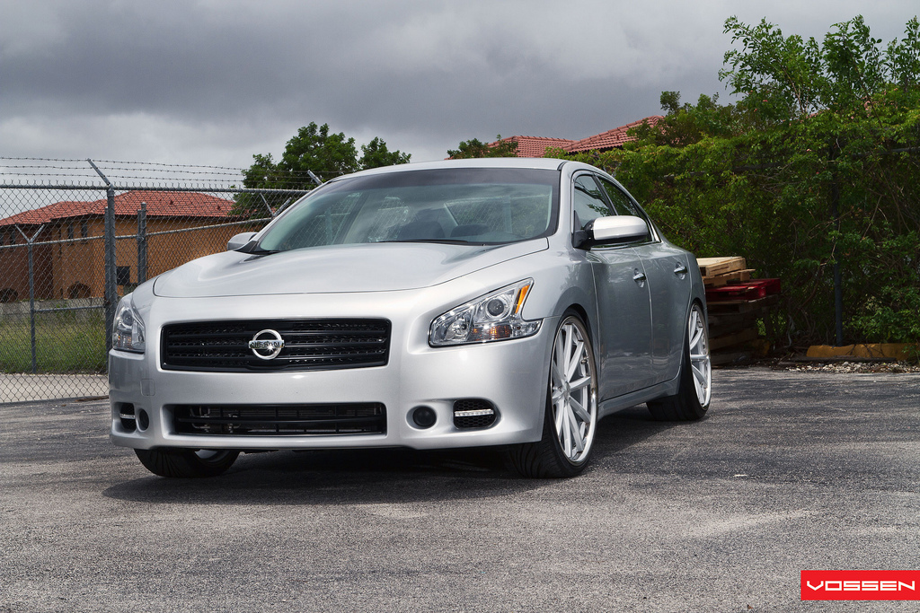 photo 2 Nissan Maxima custom wheels Vossen VVSCV1's 22x9.0, ET , tire size X R22. 22x10.5 ET 