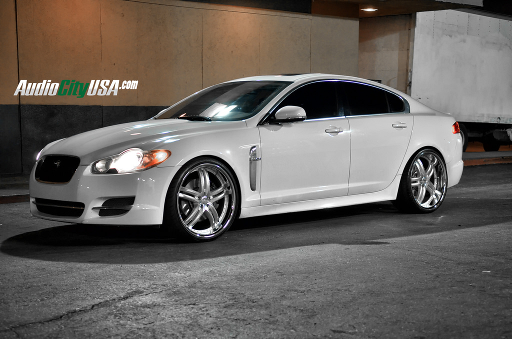 photo 4 Jaguar XF custom wheels XIX X15 22x9.0, ET , tire size 245/30 R22. 22x10.5 ET 275/25 R22