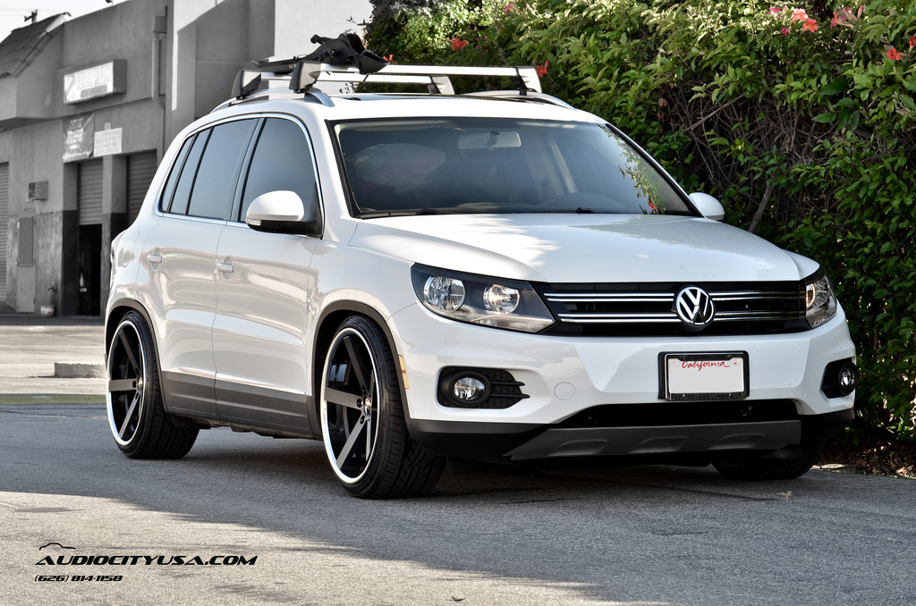 photo 3 Volkswagen Tiguan custom wheels Giovanna Mecca  20x10.0, ET , tire size 245/35 R20. x ET 